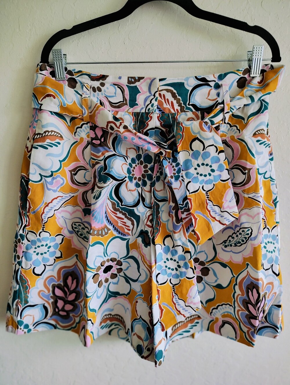 Tyler Böe Conner Linen Cotton Floral Belted Shorts Size 12 Resortwear Pockets
